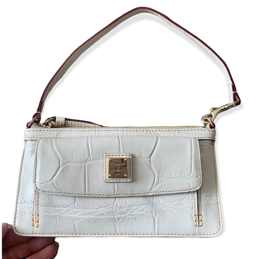 Dooney & Bourke Wallet Croc Embossed Leather Wristlet Clutch Bag Purse Designer